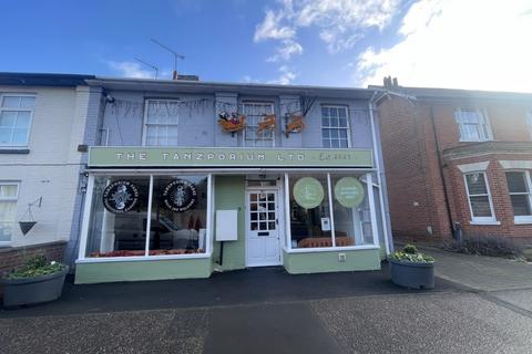 Shop to rent - 90 High Street, CO5