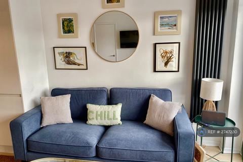 undefined, Wellesley Road, London, W4