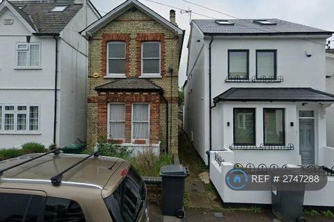 2 bedroom detached house to rent, Sebright Road, Barnet, EN5