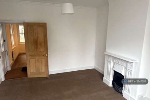 2 bedroom detached house to rent, Sebright Road, Barnet, EN5