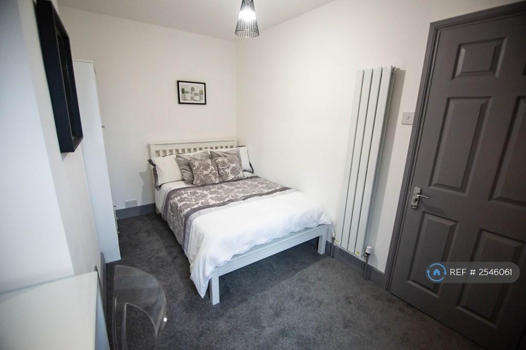 Middle Bed