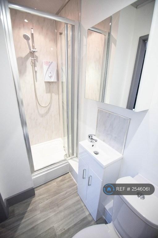 Master Ensuite