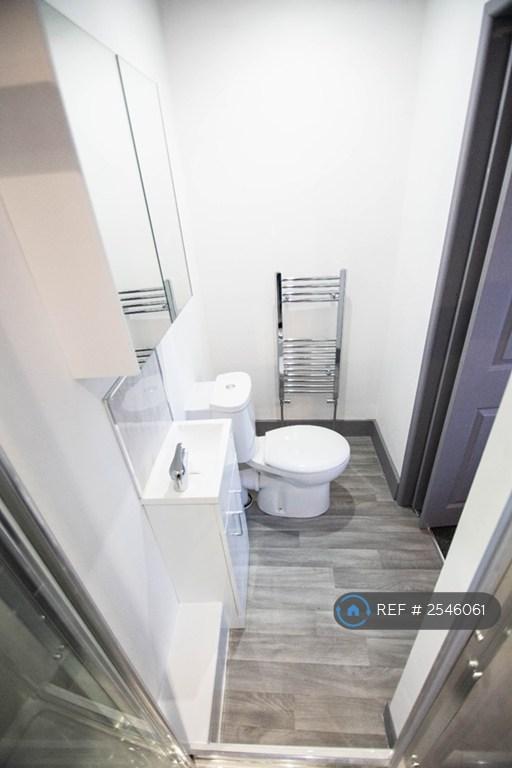 Master Ensuite