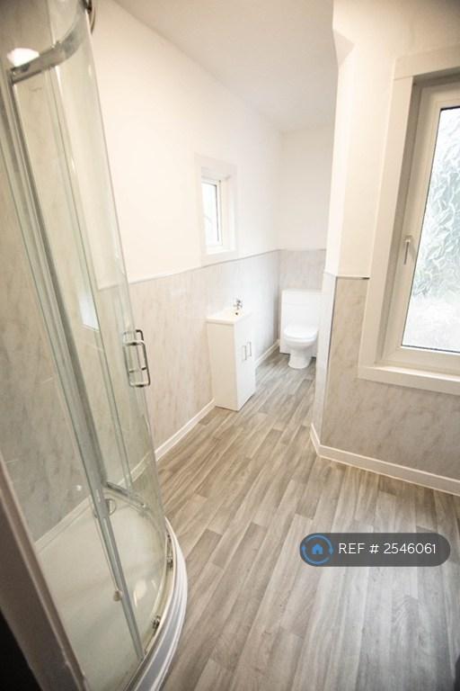 Back Bedroom Ensuite