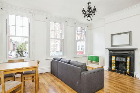 2 bedroom flat to rent, St. John's Road, London, SW11