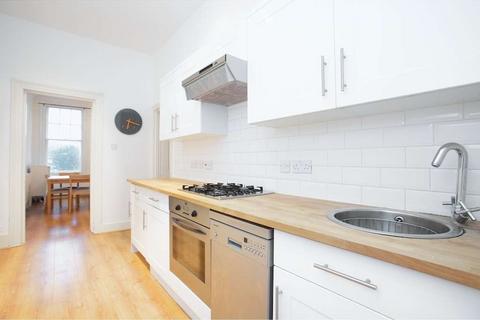 2 bedroom flat to rent, St. John's Road, London, SW11