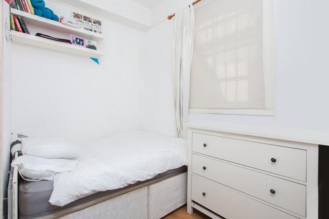 2 bedroom flat to rent, St. John's Road, London, SW11