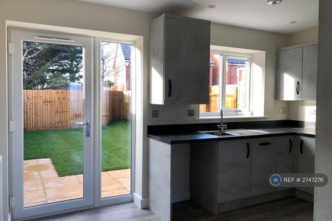 2 bedroom semi-detached house to rent, Hazelwell Avenue, Burton On Trent, DE14