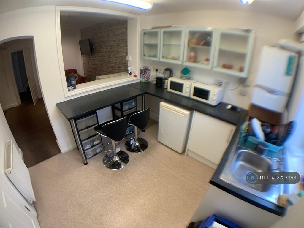 Kitchen Preparation Area