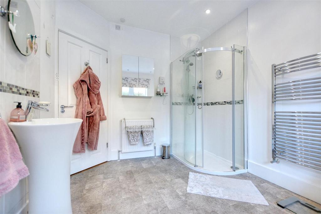 Family bathroom suite