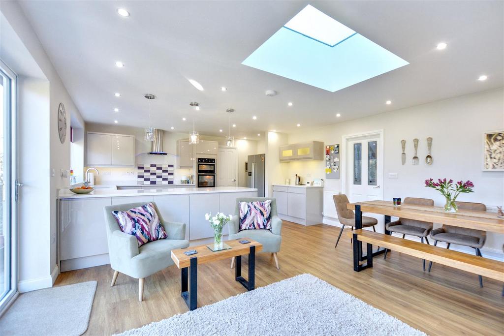 Open plan family dining kitchen