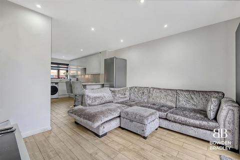 2 bedroom house for sale, Hazelwood Park Close, Chigwell, IG7