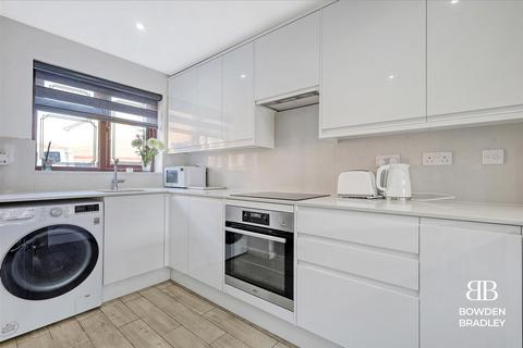 2 bedroom house for sale, Hazelwood Park Close, Chigwell, IG7
