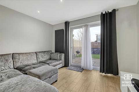 2 bedroom house for sale, Hazelwood Park Close, Chigwell, IG7
