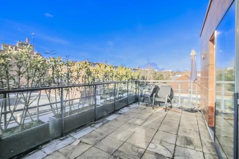 2 bedroom flat to rent, Curve Court, Victoria Road, Hendon, NW4