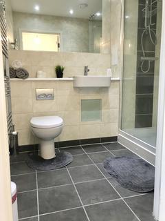 3 bedroom flat share to rent, High Road, Wembley HA9