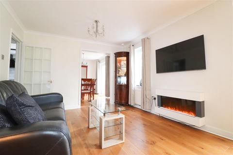 undefined, Fleet Road, Farnborough GU14
