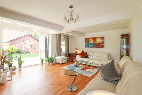 undefined, Fleet Road, Farnborough GU14