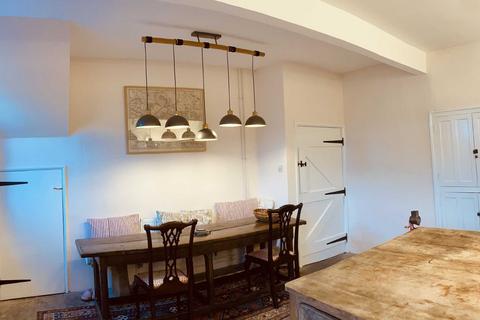 5 bedroom house to rent, Penpergwm, Penpergwm
