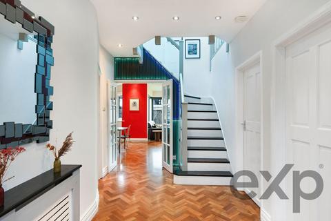 undefined, Hollington Crescent, New Malden KT3