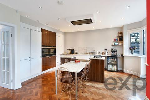 undefined, Hollington Crescent, New Malden KT3