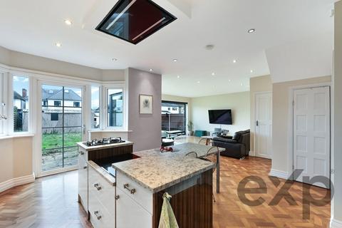 undefined, Hollington Crescent, New Malden KT3