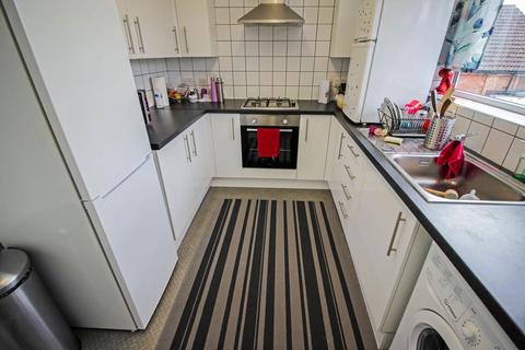 2 bedroom flat to rent, Charlton Road, Harrow, HA3