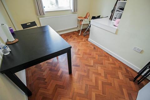 2 bedroom flat to rent, Charlton Road, Harrow, HA3