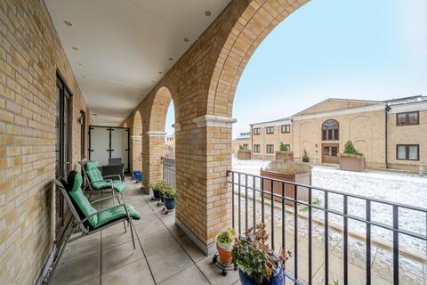 2 bedroom flat for sale, Hampton Road, Stanmore HA7