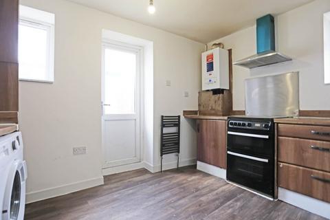 4 bedroom semi-detached house to rent, Sterry Gardens, Dagenham, RM10