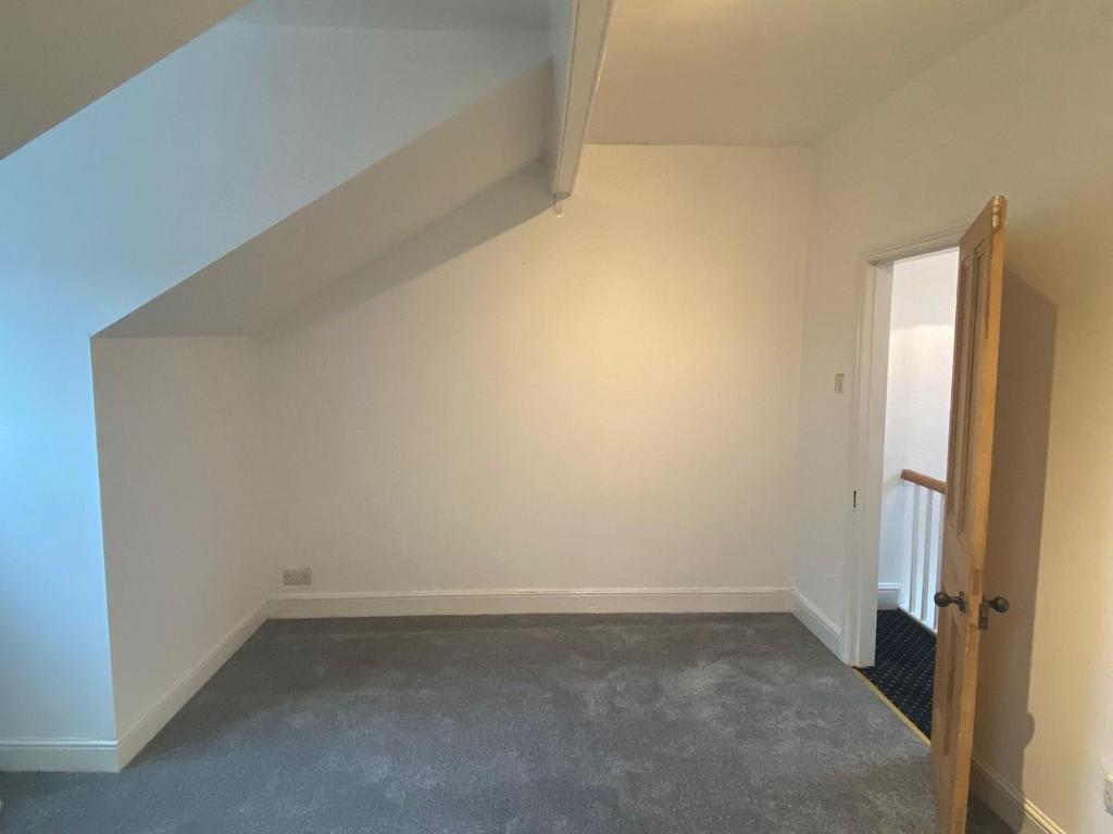 Bedroom 4 3.jpeg