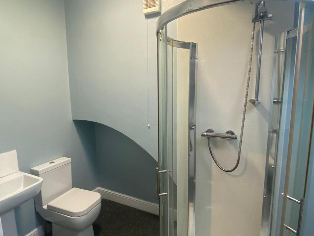 Ensuite.jpeg