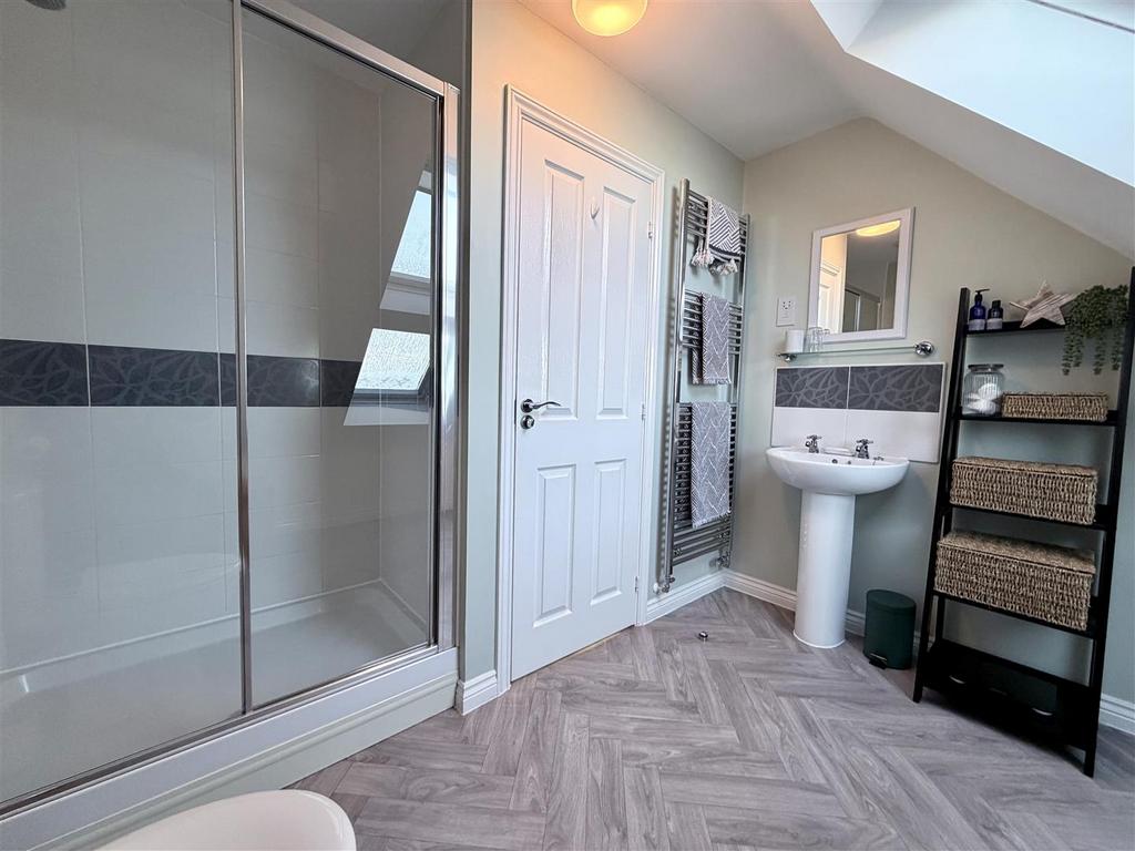 En-Suite Shower