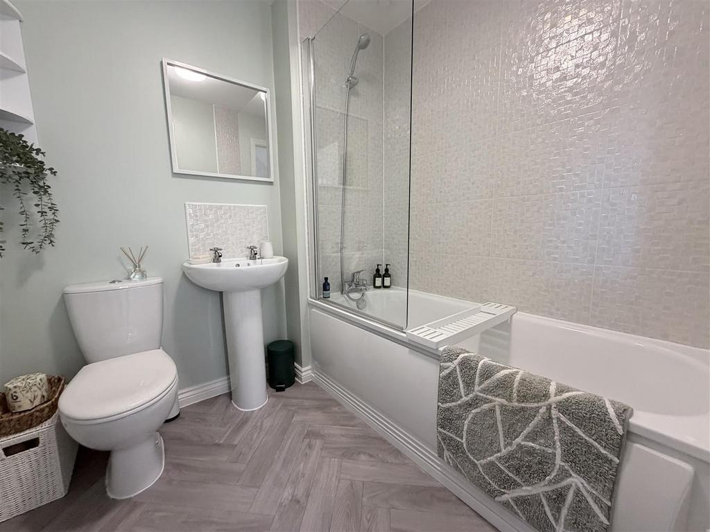 Main Bathroom