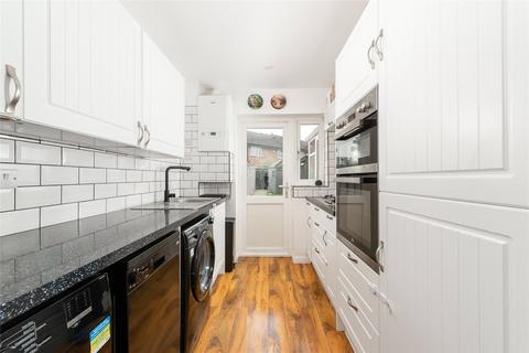 2 bedroom end of terrace house for sale, Friary Gardens, Newport Pagnell, Buckinghamshire, MK16