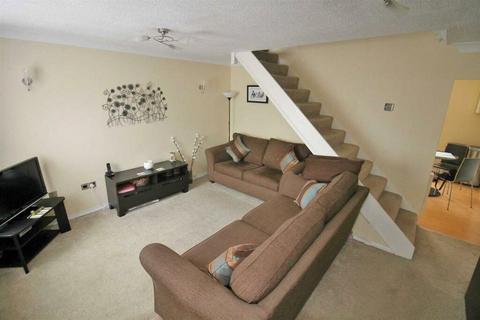 3 bedroom terraced house to rent, Favell Drive, Furzton, Milton Keynes, MK4