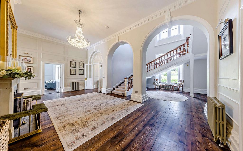 Entrance & Stairs