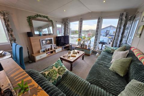 2 bedroom static caravan for sale, Flag Hill, Great Bentley, Colchester, CO7