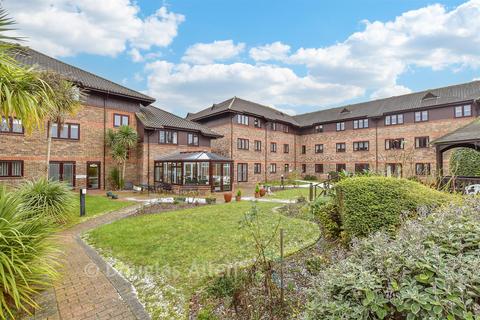 1 bedroom ground floor flat for sale, Huskards, Upminster RM14