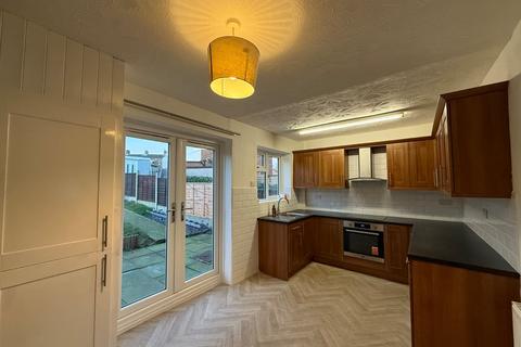 3 bedroom terraced house to rent, Somerdale Walk, Leeds, West Yorkshire, LS13