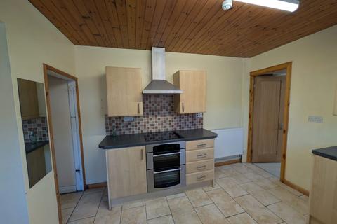 3 bedroom end of terrace house to rent, Pryce Street, Mountain Ash, CF45