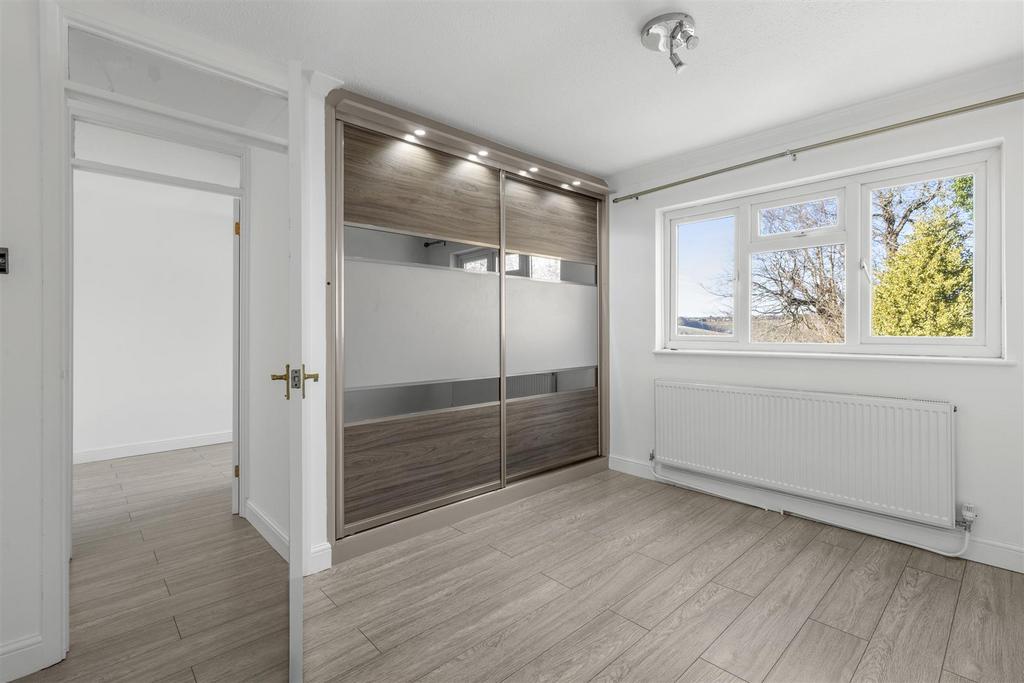 8 Foxhill Close, HP13 5 BL-3.jpg