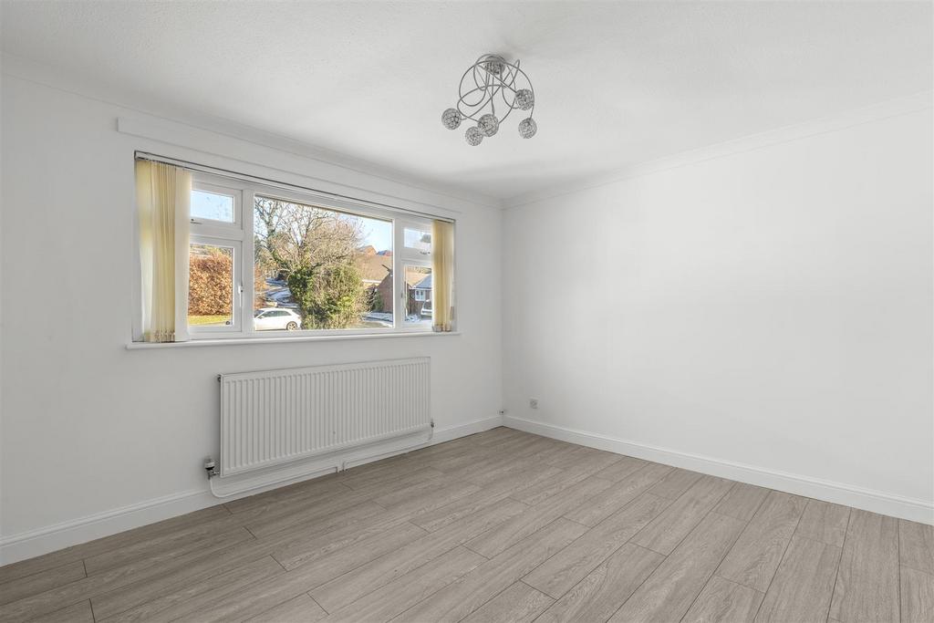 8 Foxhill Close, HP13 5 BL-6.jpg