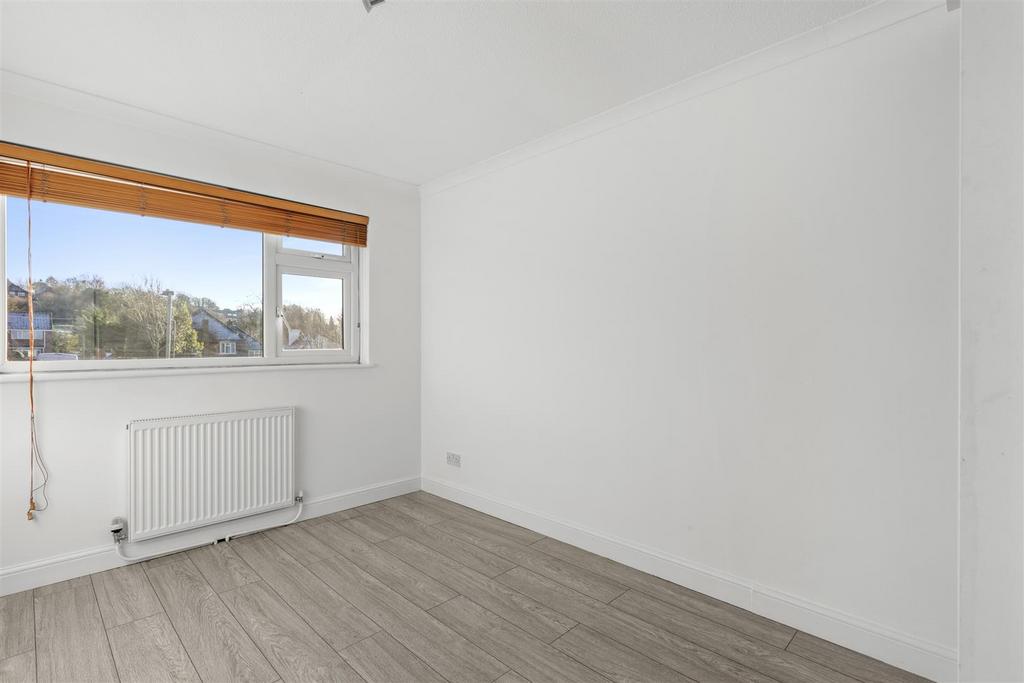 8 Foxhill Close, HP13 5 BL-5.jpg