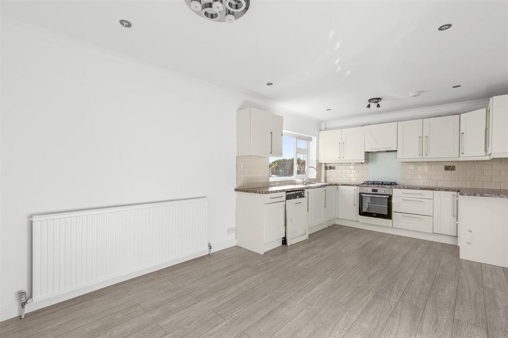 8 Foxhill Close, HP13 5 BL-10.jpg