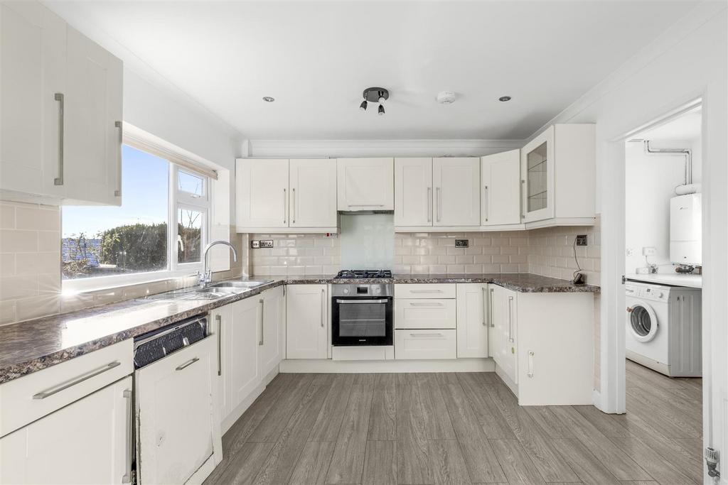 8 Foxhill Close, HP13 5 BL-11.jpg