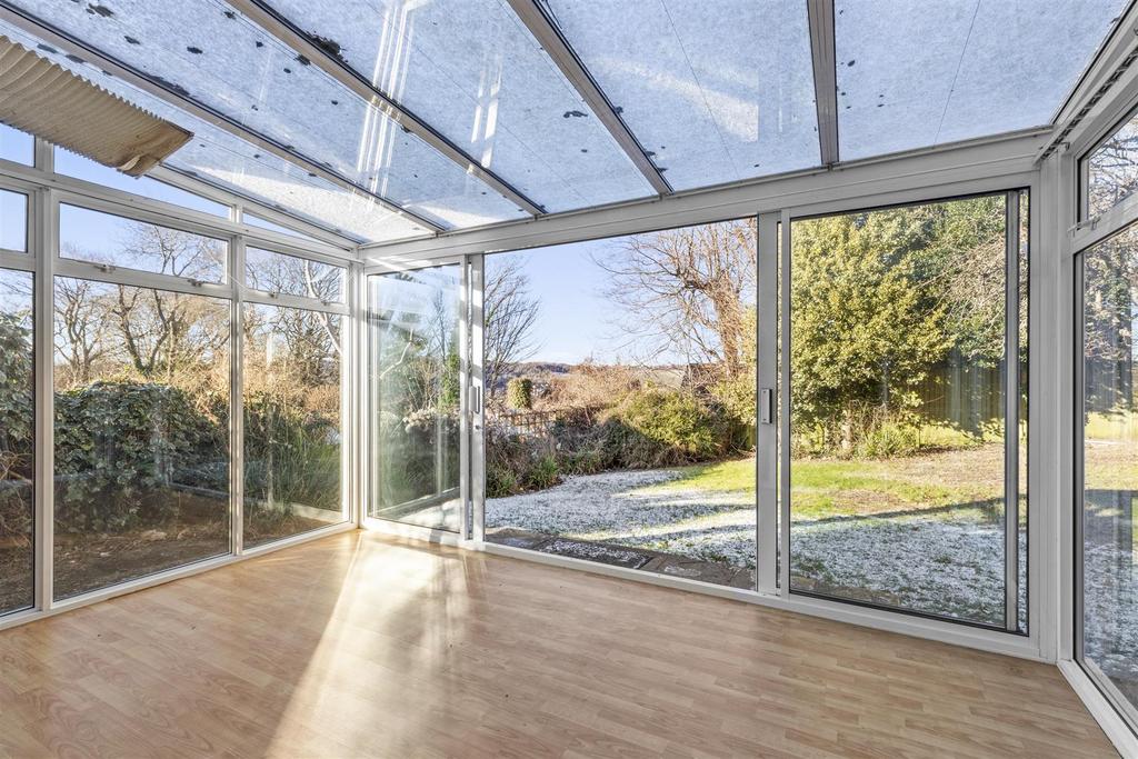8 Foxhill Close, HP13 5 BL-9.jpg