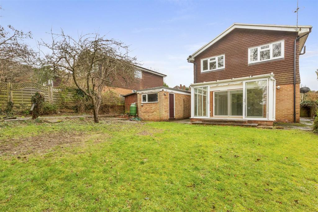 8 Foxhill Close, HP13 5 BL-7.jpg