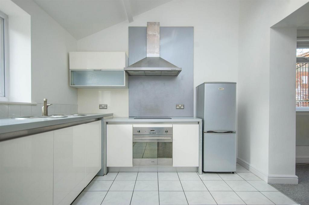 Kitchen / Dining Area