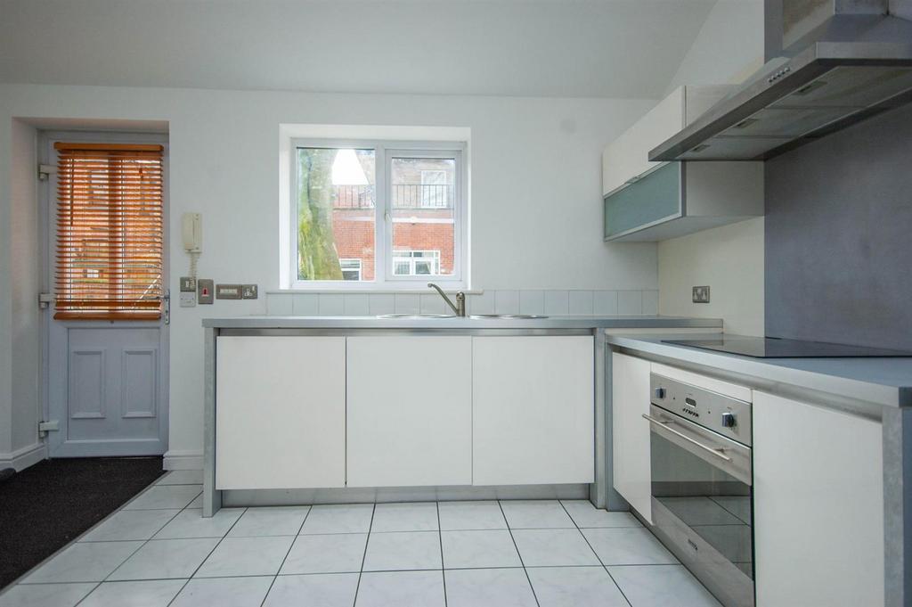 Kitchen / Dining Area